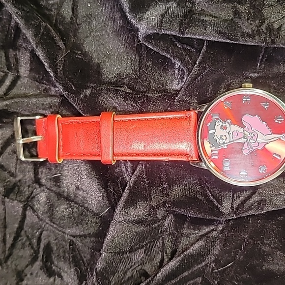 0352. Vintage ~ Betty Boop In RED ~ Wrist Watch w/ New battery ~ Works great 👍 - Picture 4 of 8